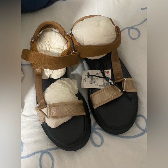 Zara Flat Strappy Sport Platform
Cushion Sandal - Picture 2 of 4